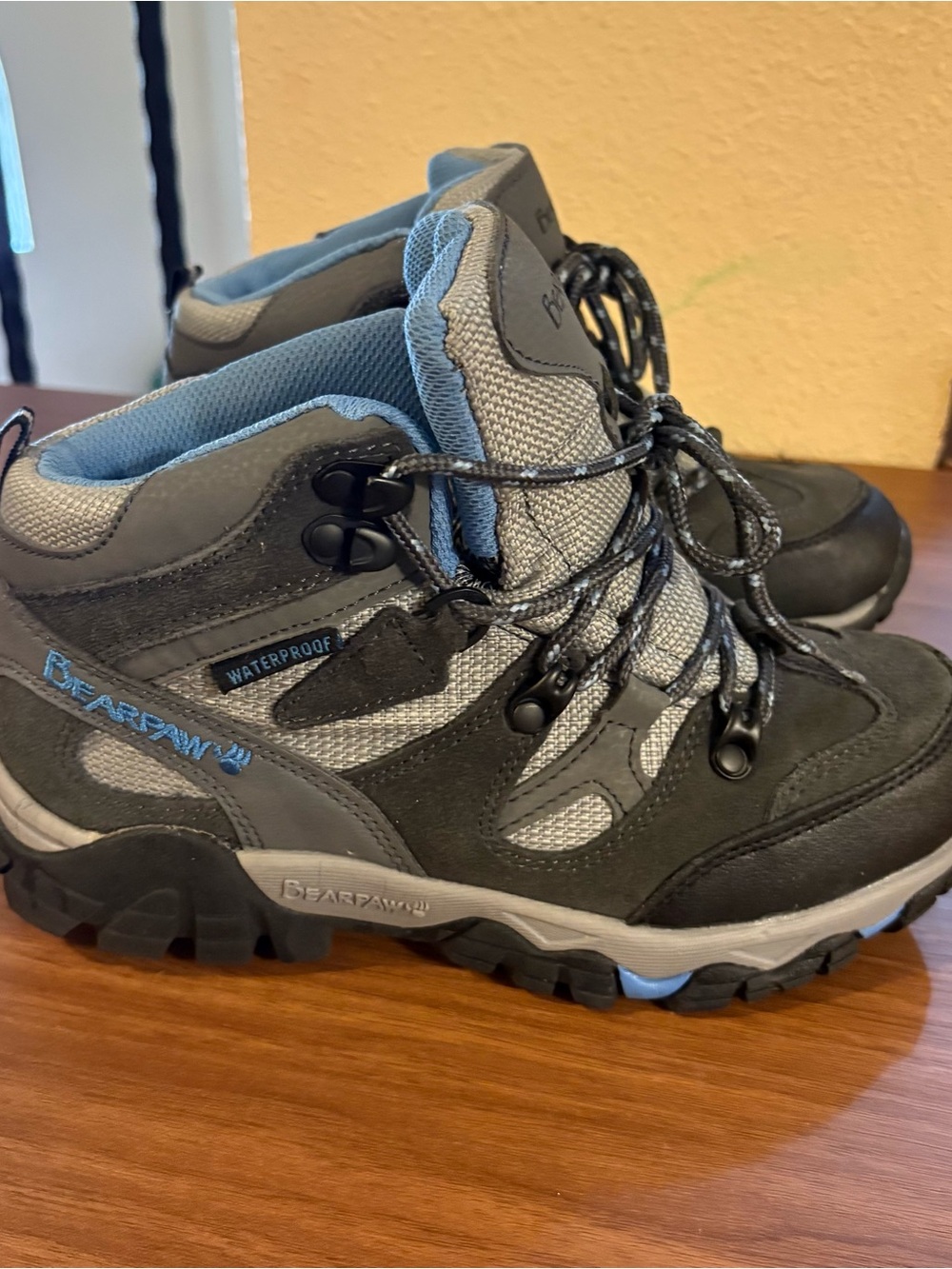 Women’s hiking boots